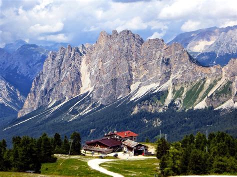 where is cortina d'ampezzo